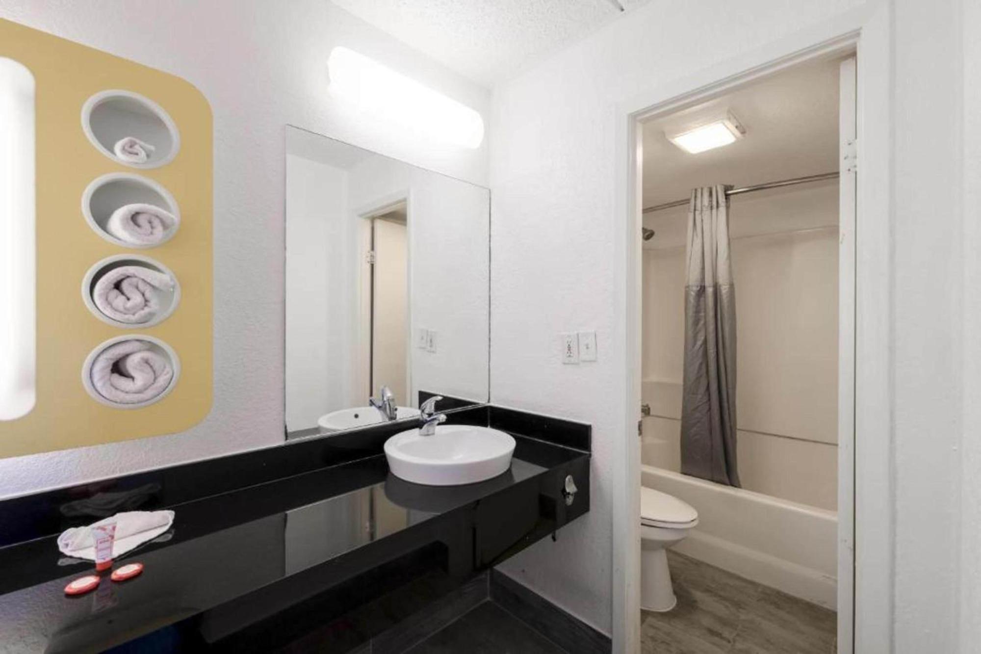 Oyo Hotel Houston Katy Freeway Exteriör bild