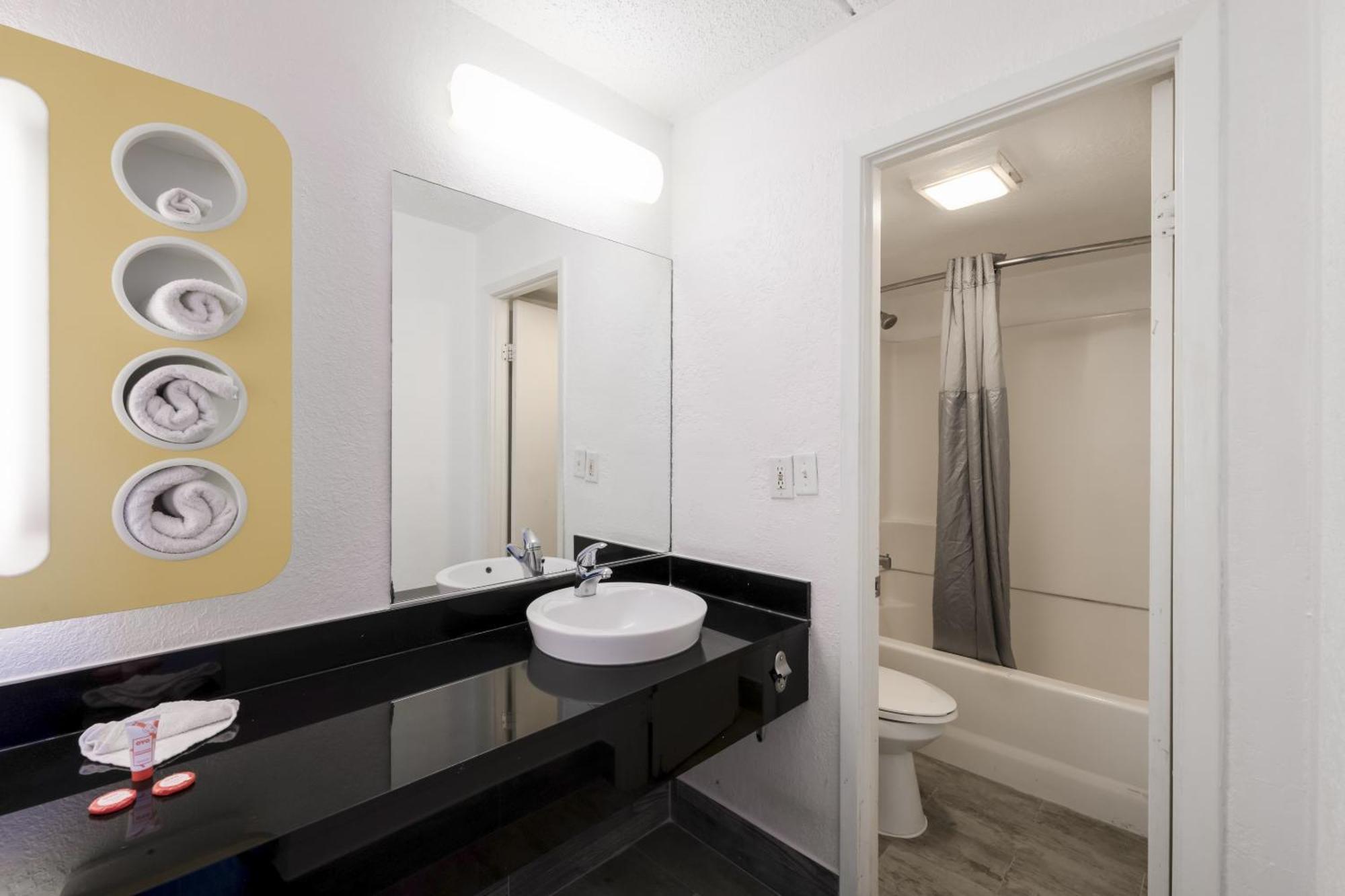Oyo Hotel Houston Katy Freeway Exteriör bild